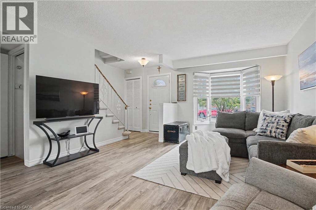 21 GREYSTONE Crescent, St. Catharines, Ontario, L2N6P1 — Photo 11