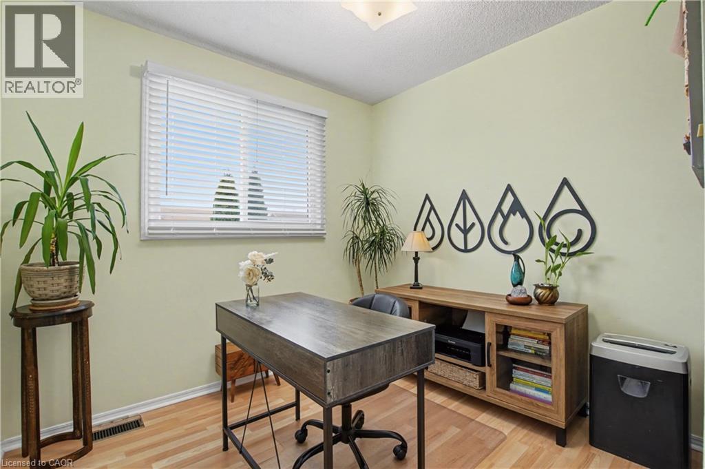 21 GREYSTONE Crescent, St. Catharines, Ontario, L2N6P1 — Photo 20