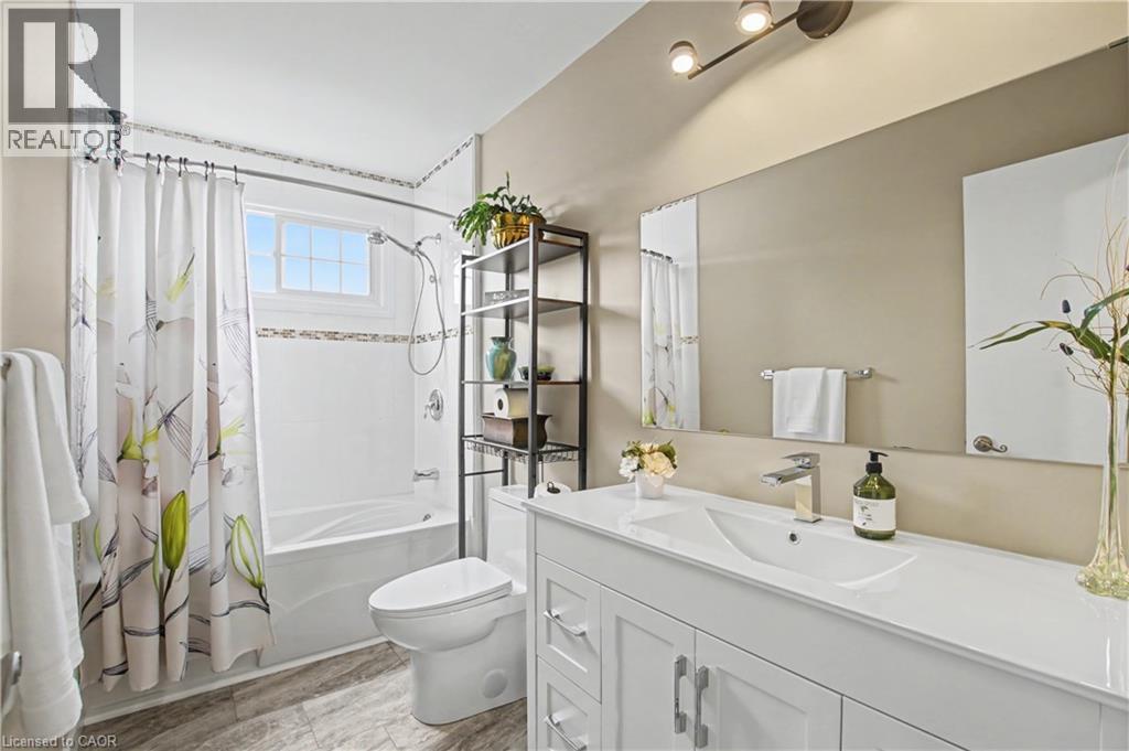 21 GREYSTONE Crescent, St. Catharines, Ontario, L2N6P1 — Photo 24