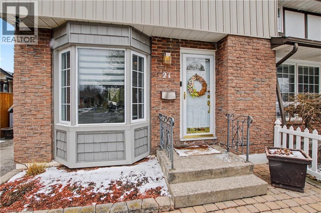 21 GREYSTONE Crescent, St. Catharines, Ontario, L2N6P1 — Photo 4