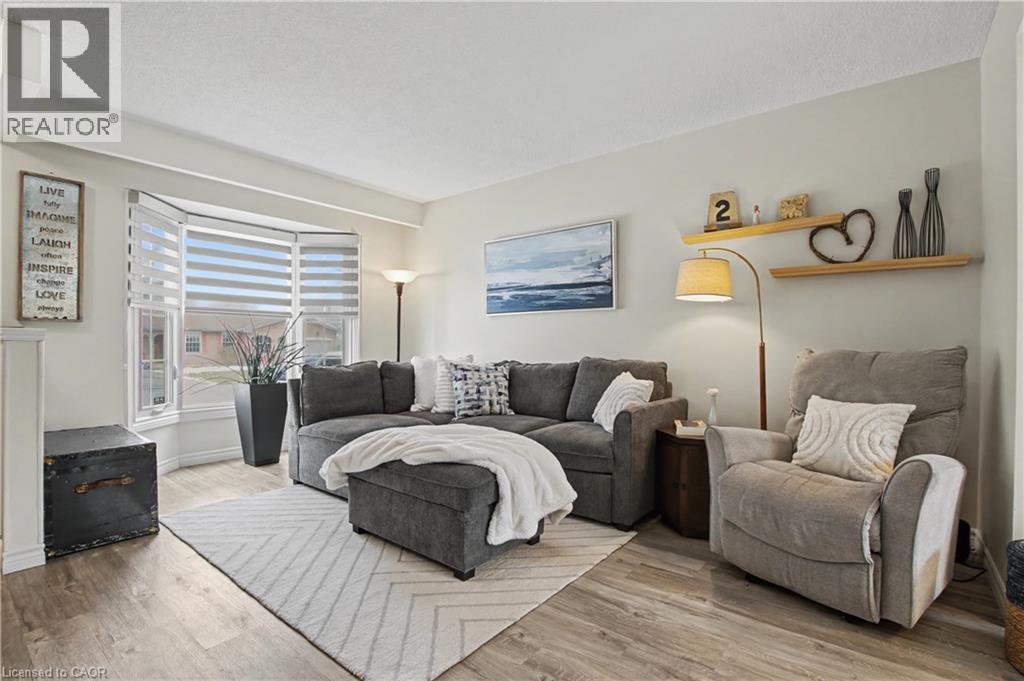 21 GREYSTONE Crescent, St. Catharines, Ontario, L2N6P1 — Photo 9