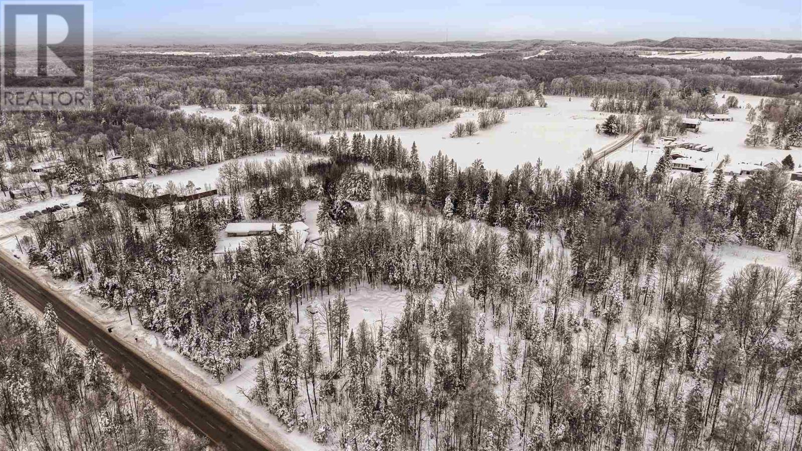 618 Fourth LIN, Sault Ste. Marie, Ontario, P6A6J8 — Photo 2