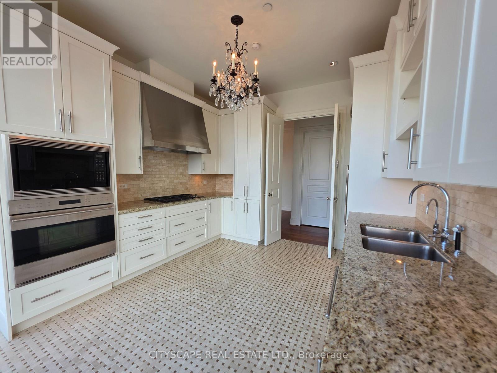 4002 - 183 WELLINGTON STREET, Toronto (Waterfront Communities), Ontario, M5V0A1 — Photo 4