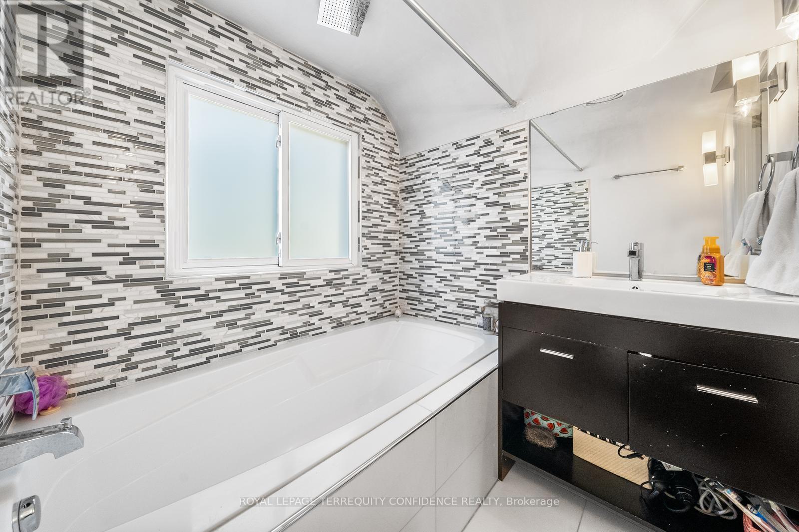 45 GLENBOROUGH PARK CRESCENT, Toronto (Newtonbrook West), Ontario, M2R2G4 — Photo 17