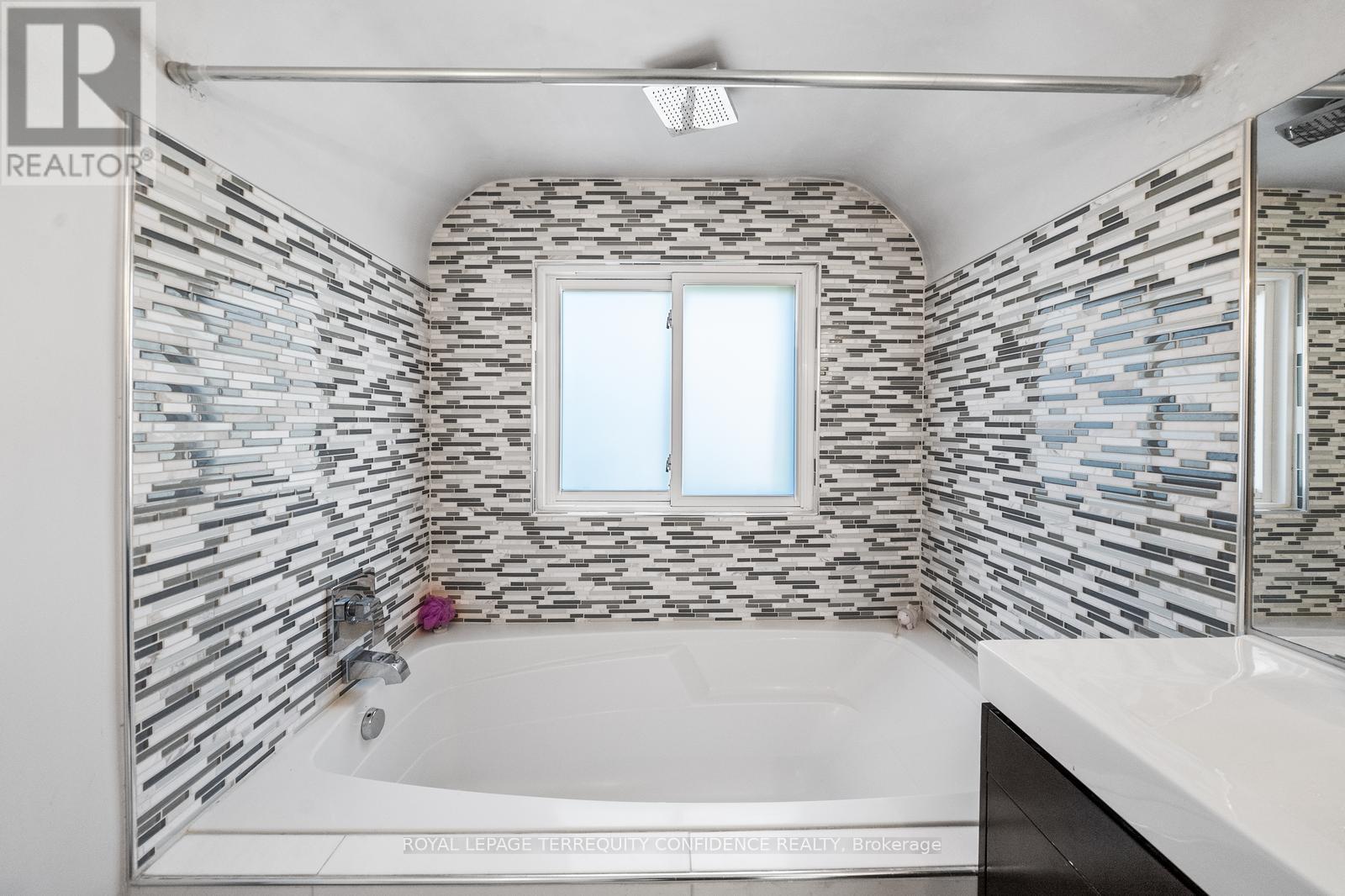 45 GLENBOROUGH PARK CRESCENT, Toronto (Newtonbrook West), Ontario, M2R2G4 — Photo 18