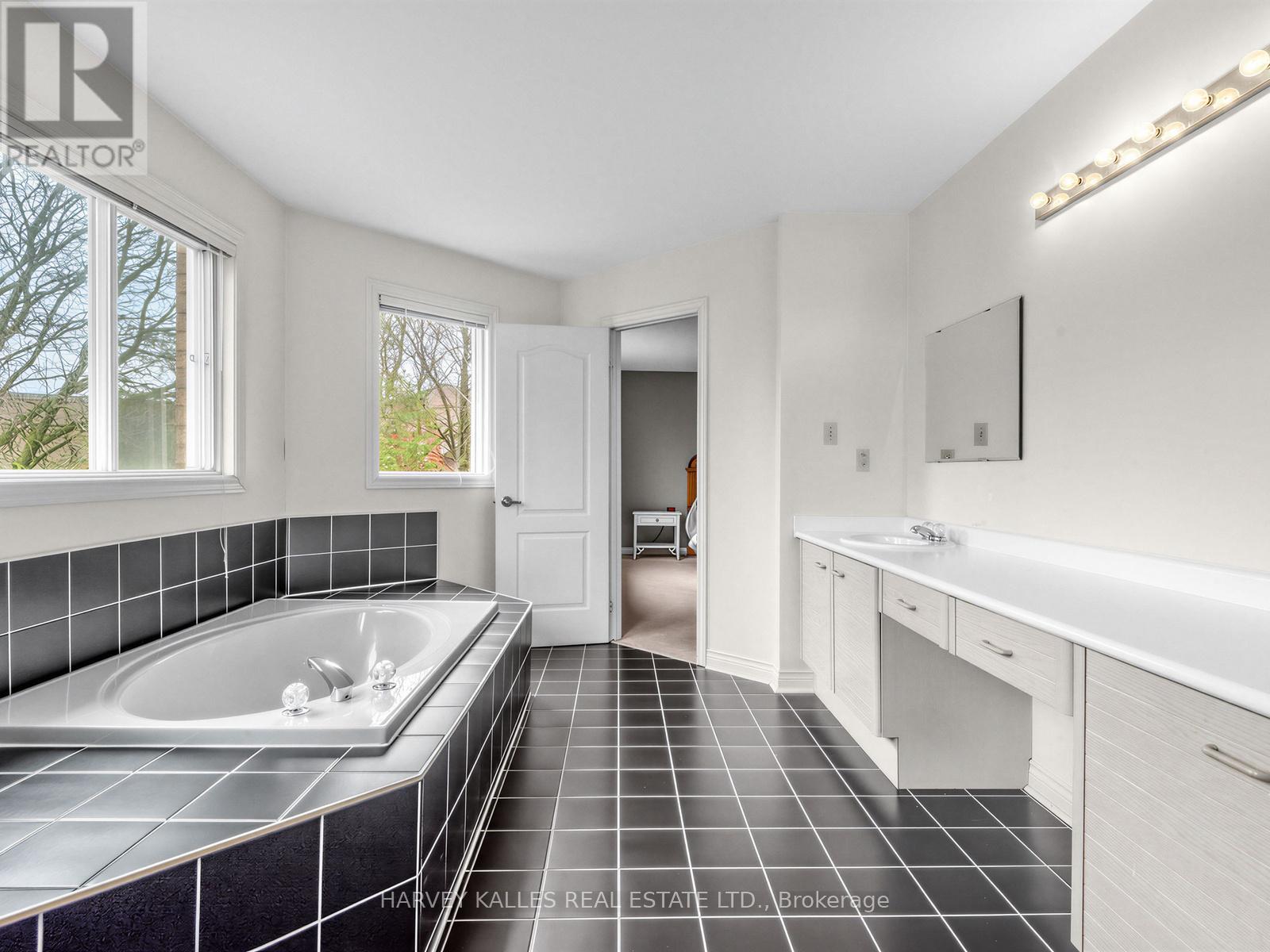 82 BOWRING WALK, Toronto (Clanton Park), Ontario, M3H5Z7 — Photo 22