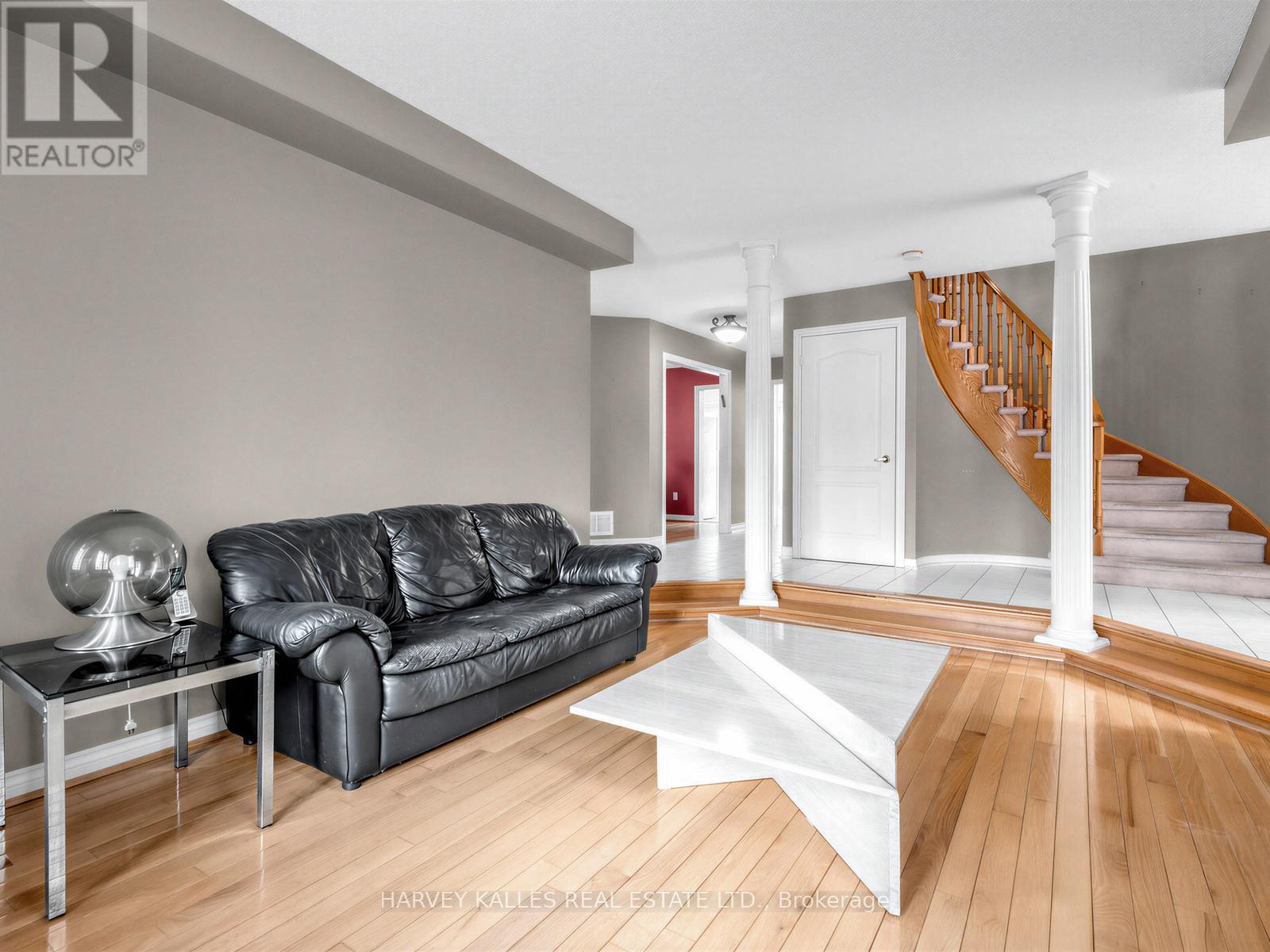 82 BOWRING WALK, Toronto (Clanton Park), Ontario, M3H5Z7 — Photo 4