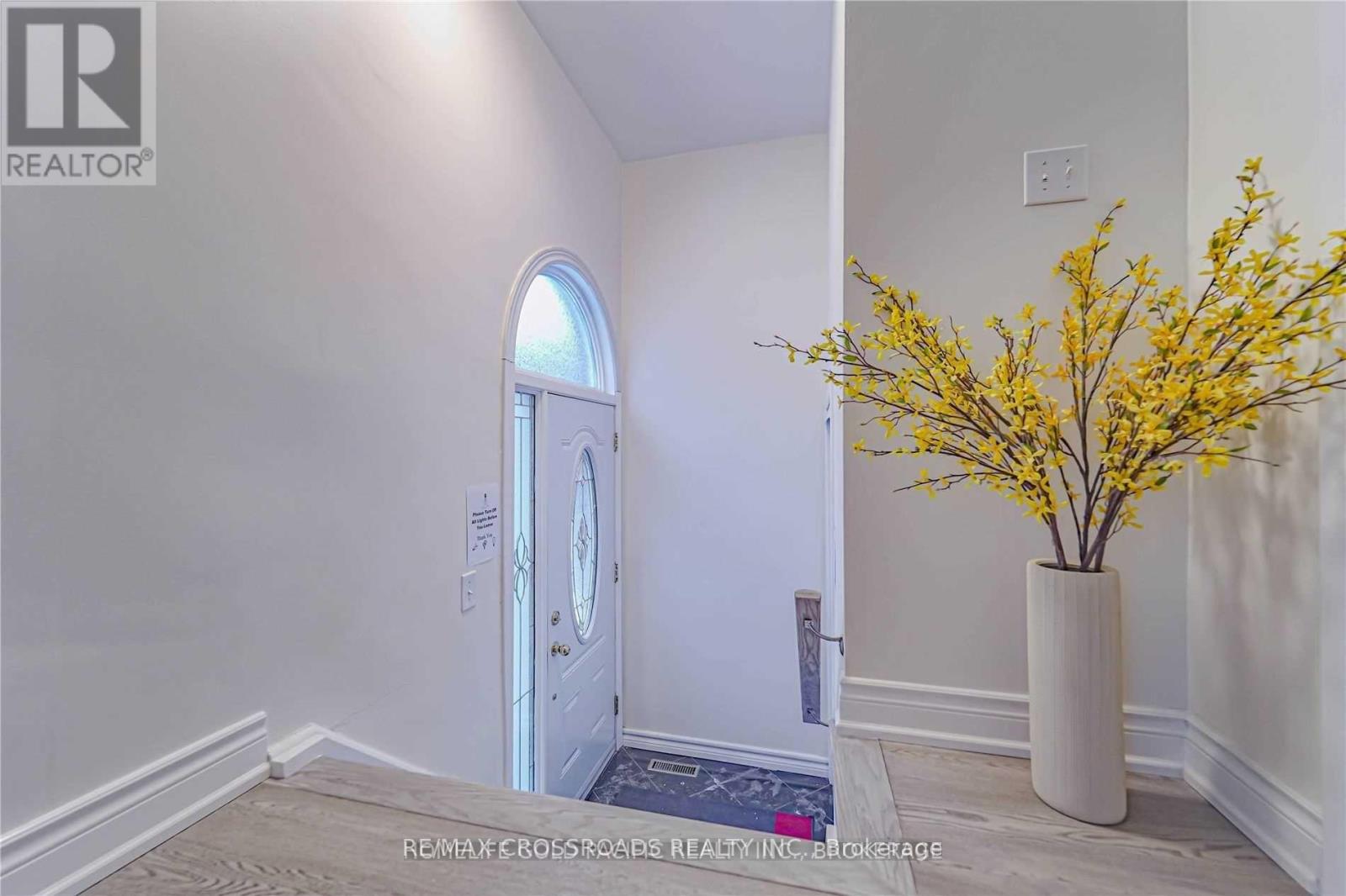 MAIN - 30 PINDAR CRESCENT, Toronto (Pleasant View), Ontario, M2J3L4 — Photo 3