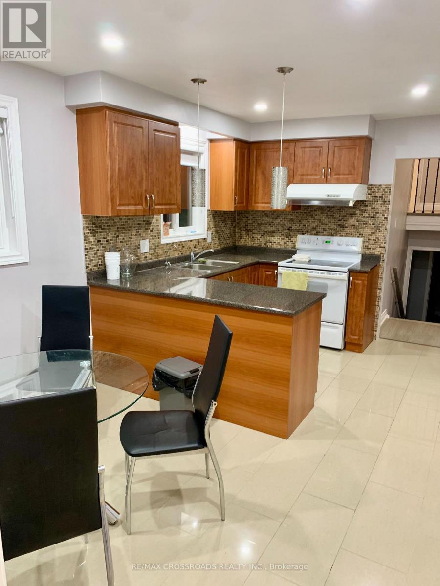 MAIN - 30 PINDAR CRESCENT, Toronto (Pleasant View), Ontario, M2J3L4 — Photo 4