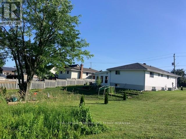 2261 PITT STREET N, Cornwall, Ontario, K6K1A4 — Photo 31