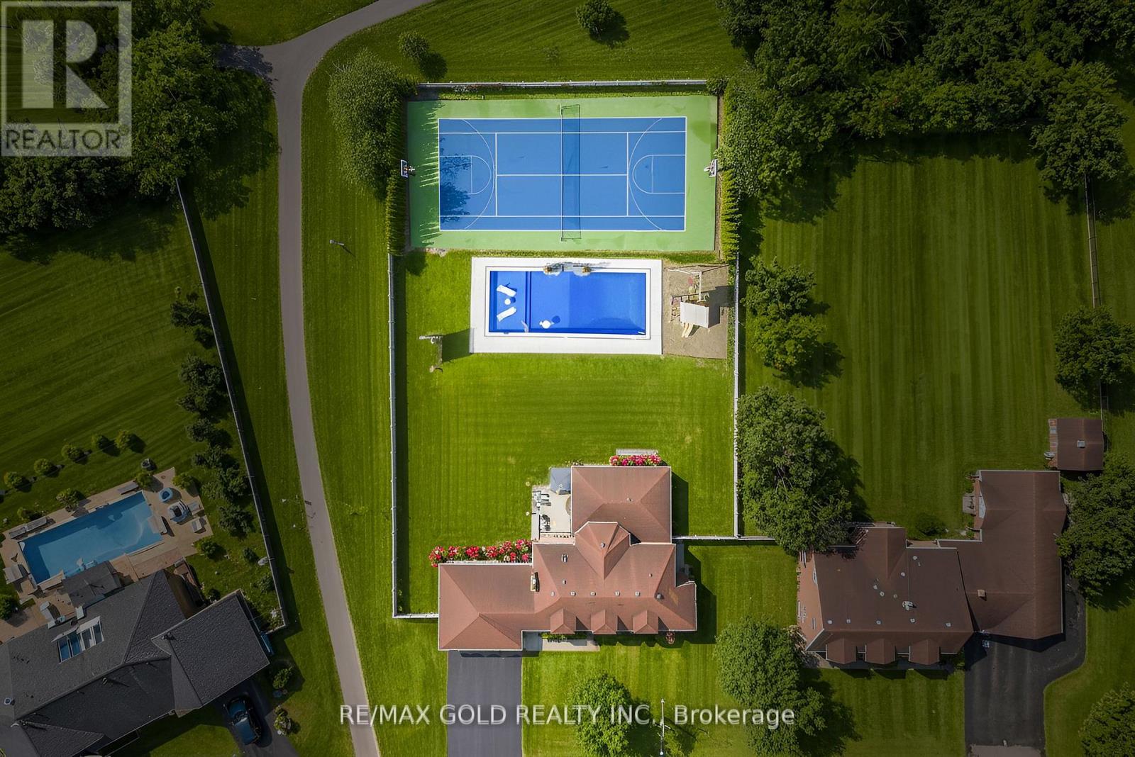 72 GOODFELLOW CRESCENT, King (Nobleton), Ontario, L0G1N0 — Photo 3