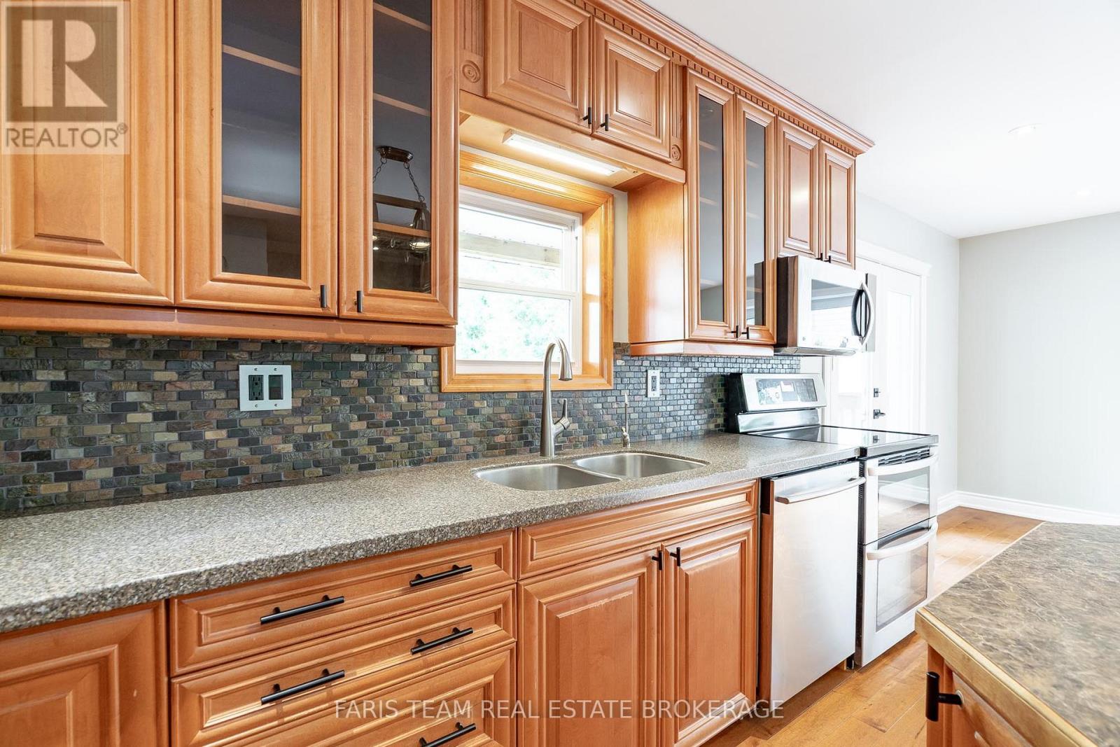 104 KNOX ROAD E, Wasaga Beach, Ontario, L9Z2T5 — Photo 13