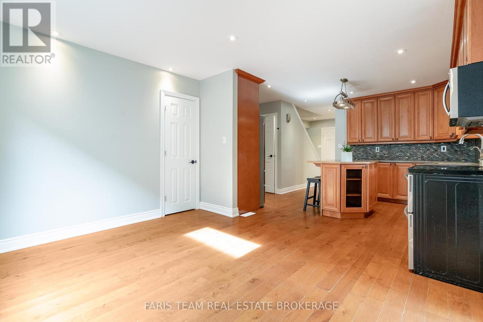 104 KNOX ROAD E, Wasaga Beach, Ontario, L9Z2T5 — Photo 15