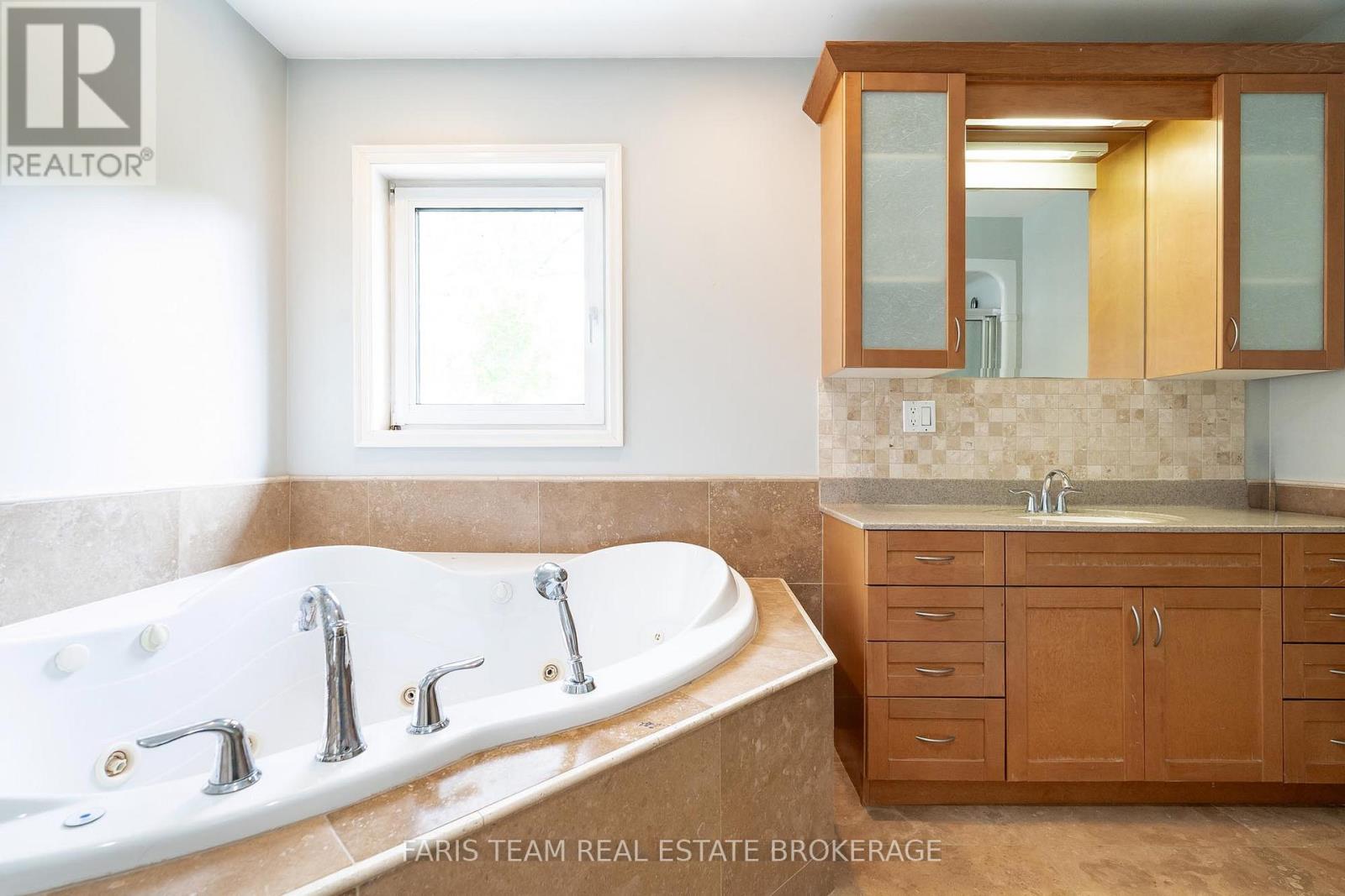 104 KNOX ROAD E, Wasaga Beach, Ontario, L9Z2T5 — Photo 29