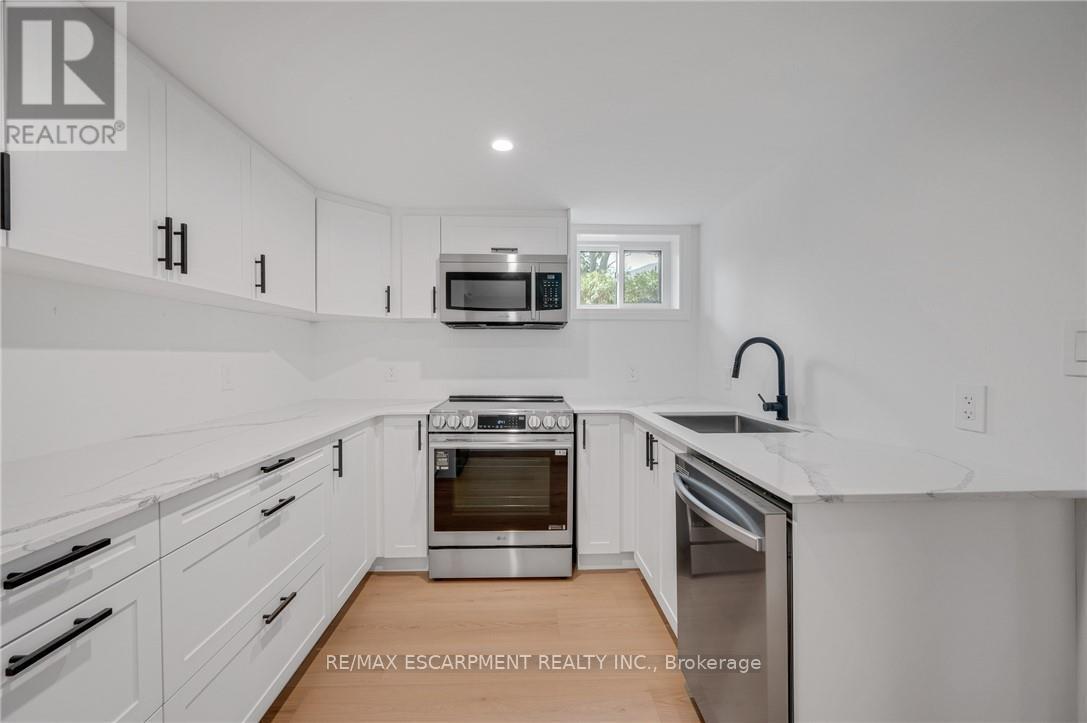 1339 AUGUSTINE DRIVE, Burlington (Mountainside), Ontario, L7P2M9 — Photo 8