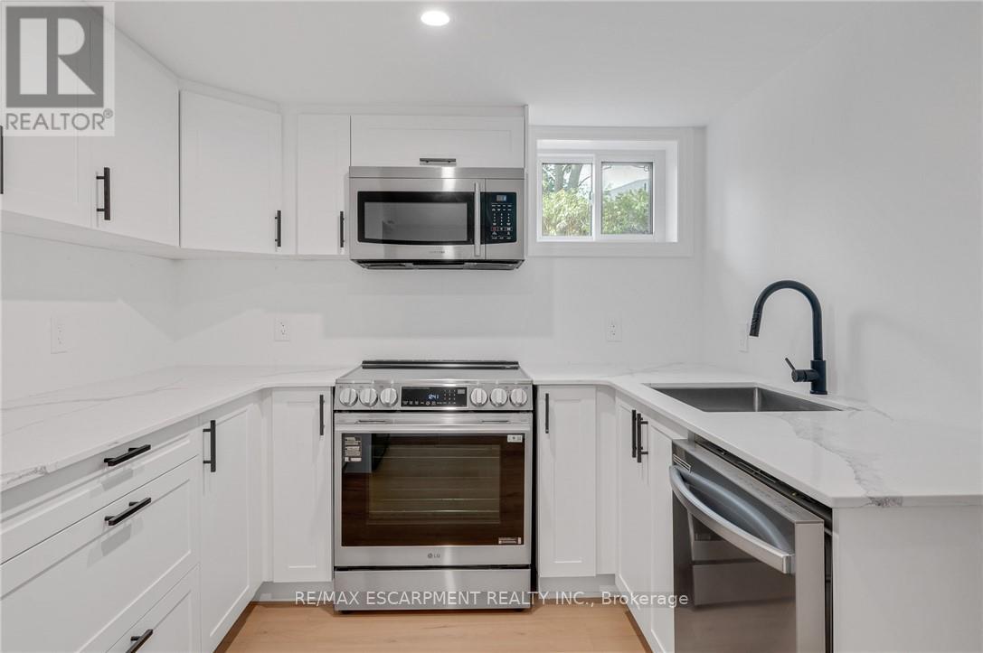 1339 AUGUSTINE DRIVE, Burlington (Mountainside), Ontario, L7P2M9 — Photo 9