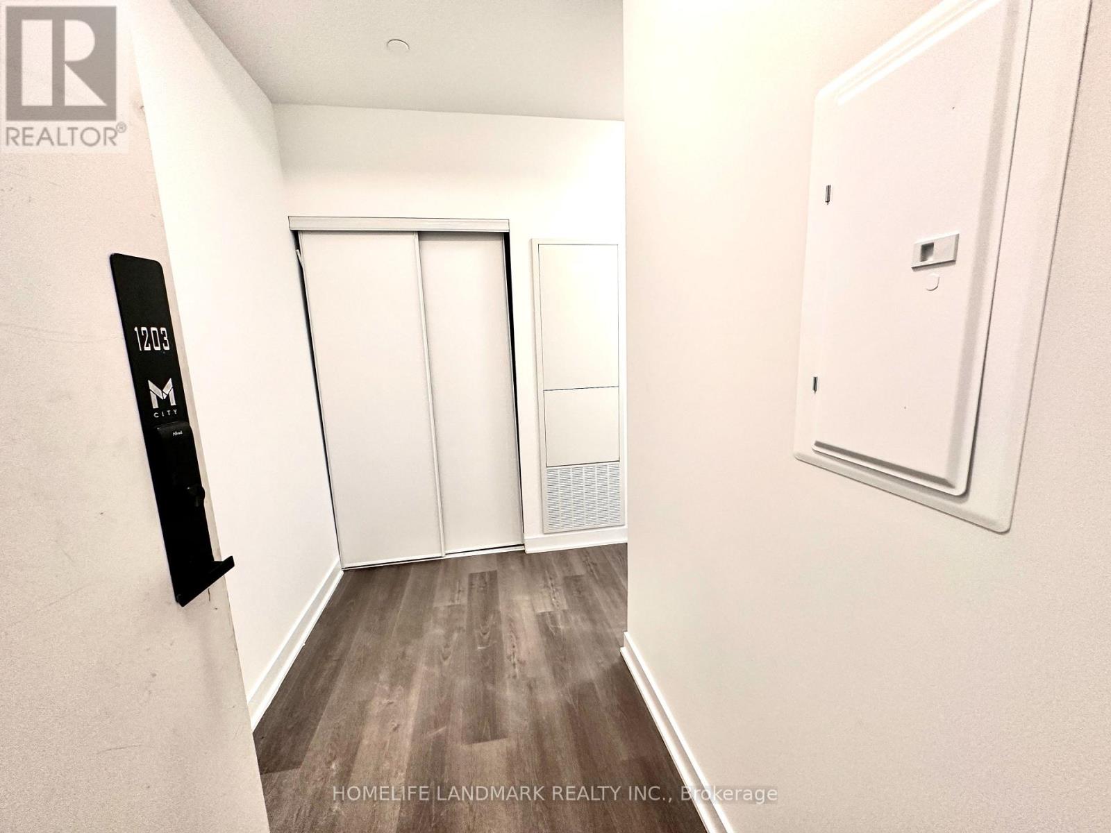 1203 - 3900 CONFEDERATION PARKWAY, Mississauga (City Centre), Ontario, L5B0M3 — Photo 3