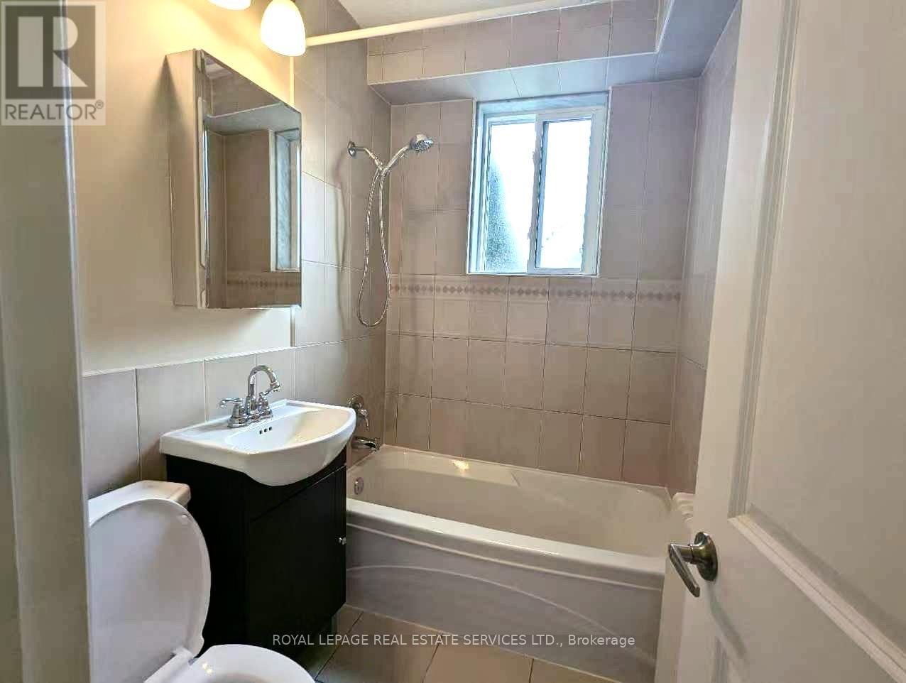 1 - 322 LAKESHORE ROAD W, Mississauga (Port Credit), Ontario, L5H1G8 — Photo 11