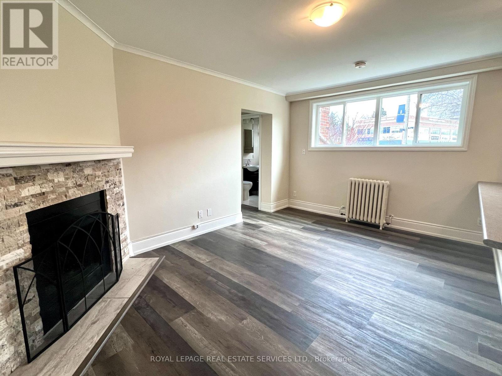 1 - 322 LAKESHORE ROAD W, Mississauga (Port Credit), Ontario, L5H1G8 — Photo 3