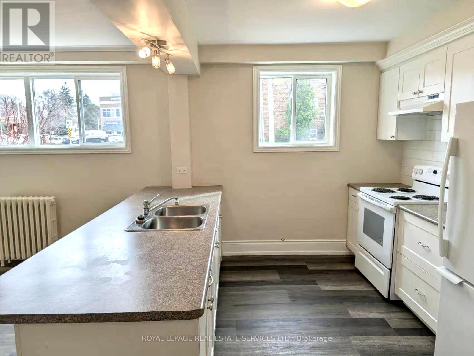 1 - 322 LAKESHORE ROAD W, Mississauga (Port Credit), Ontario, L5H1G8 — Photo 6