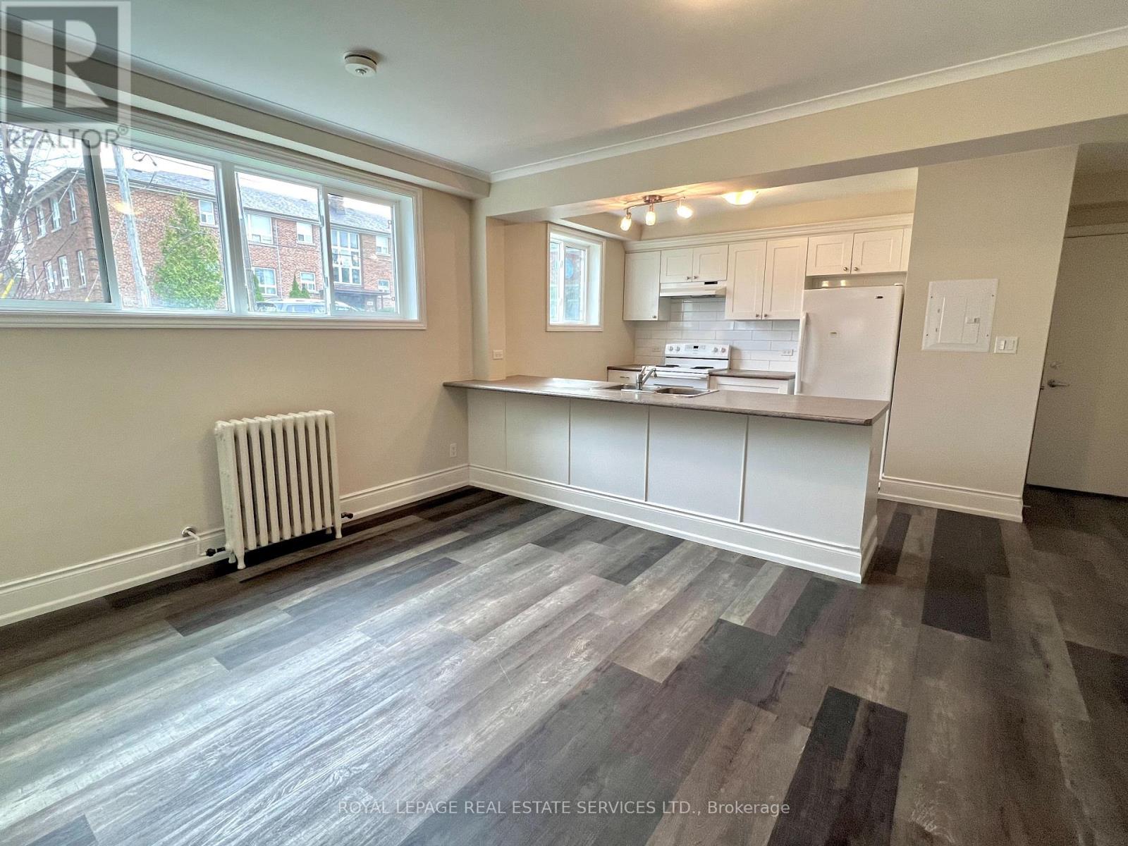 1 - 322 LAKESHORE ROAD W, Mississauga (Port Credit), Ontario, L5H1G8 — Photo 8