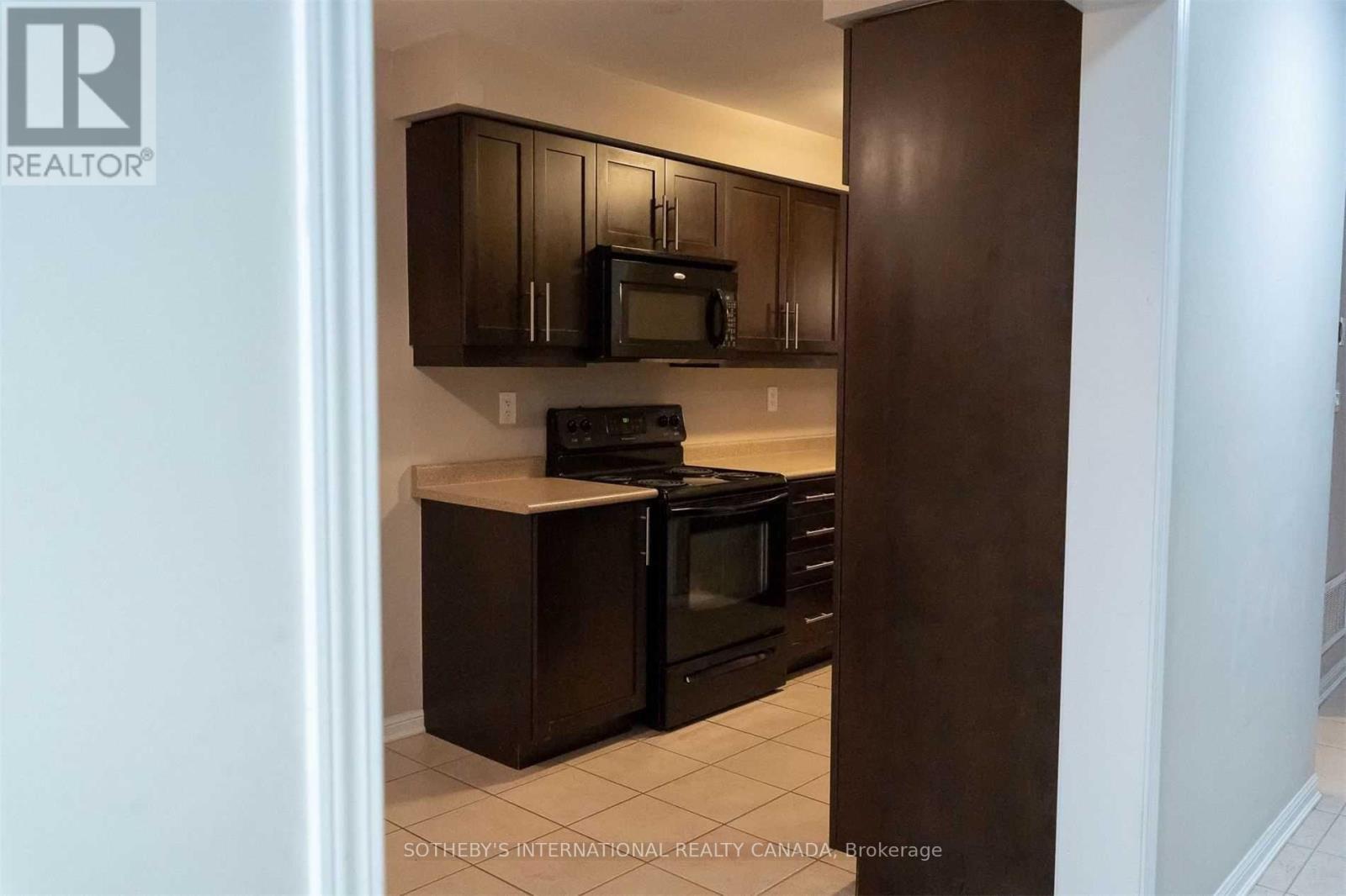 921 RAFTIS CRESCENT, Milton (CO Coates), Ontario, L9T6Z2 — Photo 3