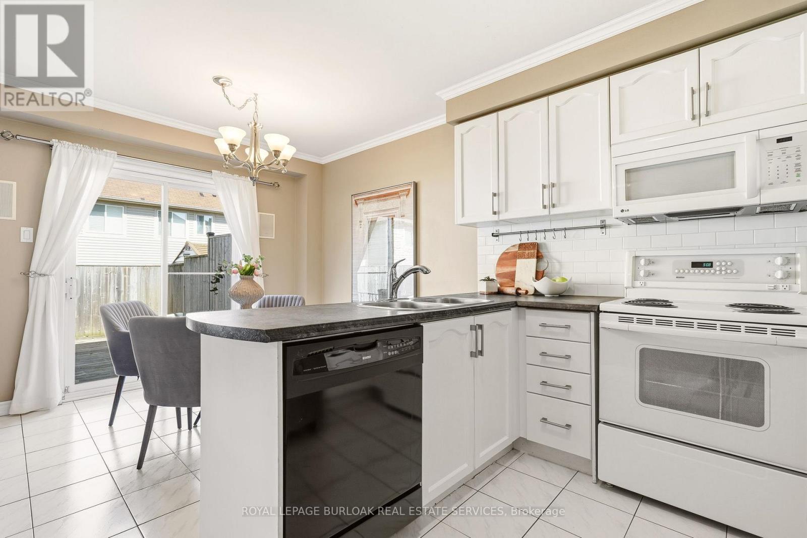 95 THORNLODGE DRIVE, Hamilton (Waterdown), Ontario, L8B0L9 — Photo 11