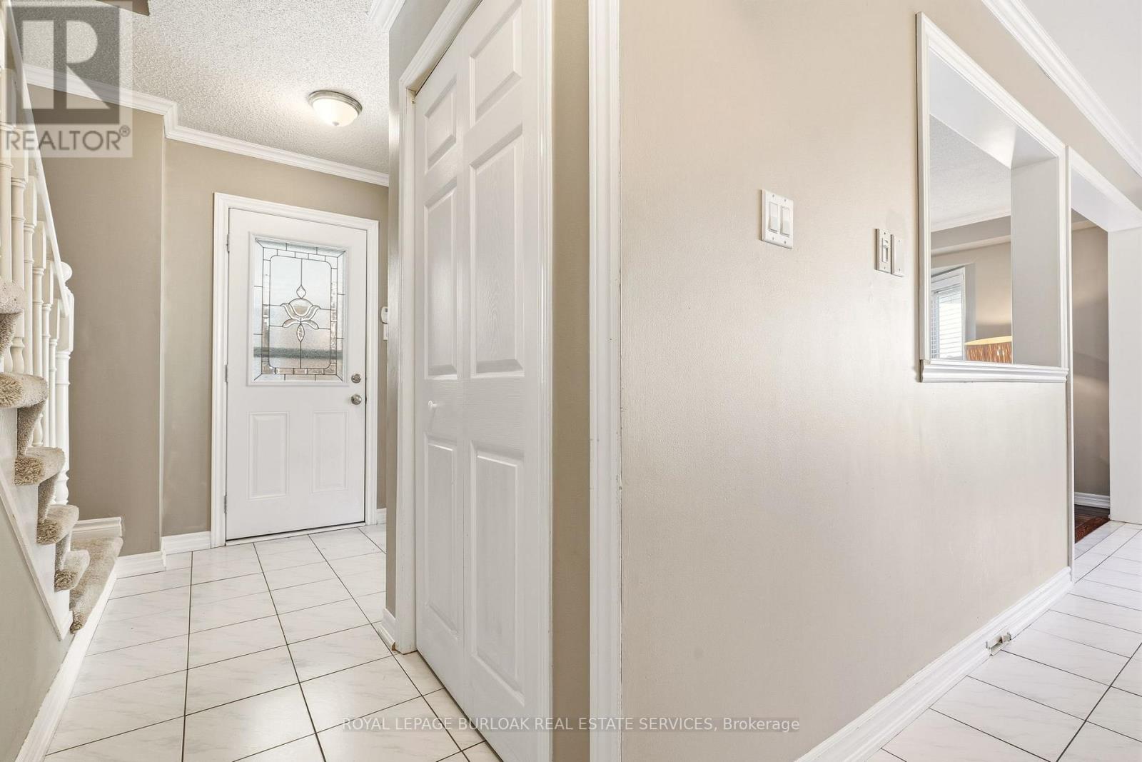 95 THORNLODGE DRIVE, Hamilton (Waterdown), Ontario, L8B0L9 — Photo 3