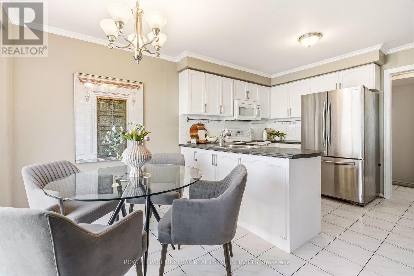 95 THORNLODGE DRIVE, Hamilton (Waterdown), Ontario, L8B0L9 — Photo 9