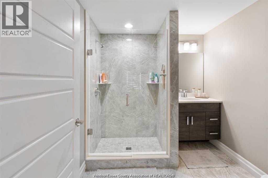 5840 NEWMAN Unit# 321, LaSalle, Ontario, N9J0E3 — Photo 23