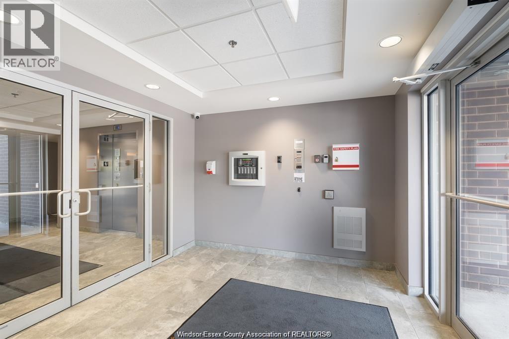 5840 NEWMAN Unit# 321, LaSalle, Ontario, N9J0E3 — Photo 3