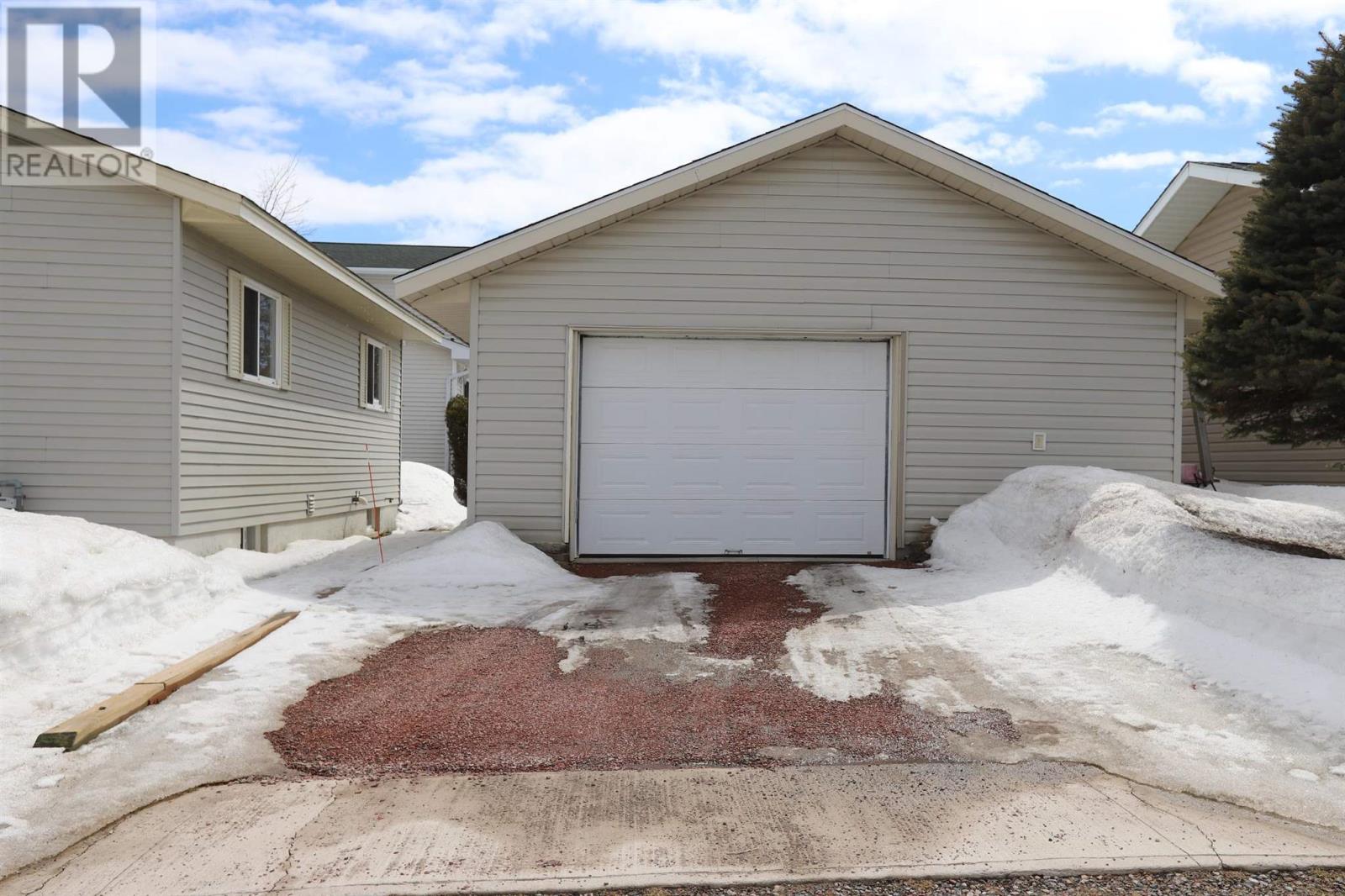 1015 Lake ST, Sault Ste. Marie, Ontario, P6B6B5 — Photo 2