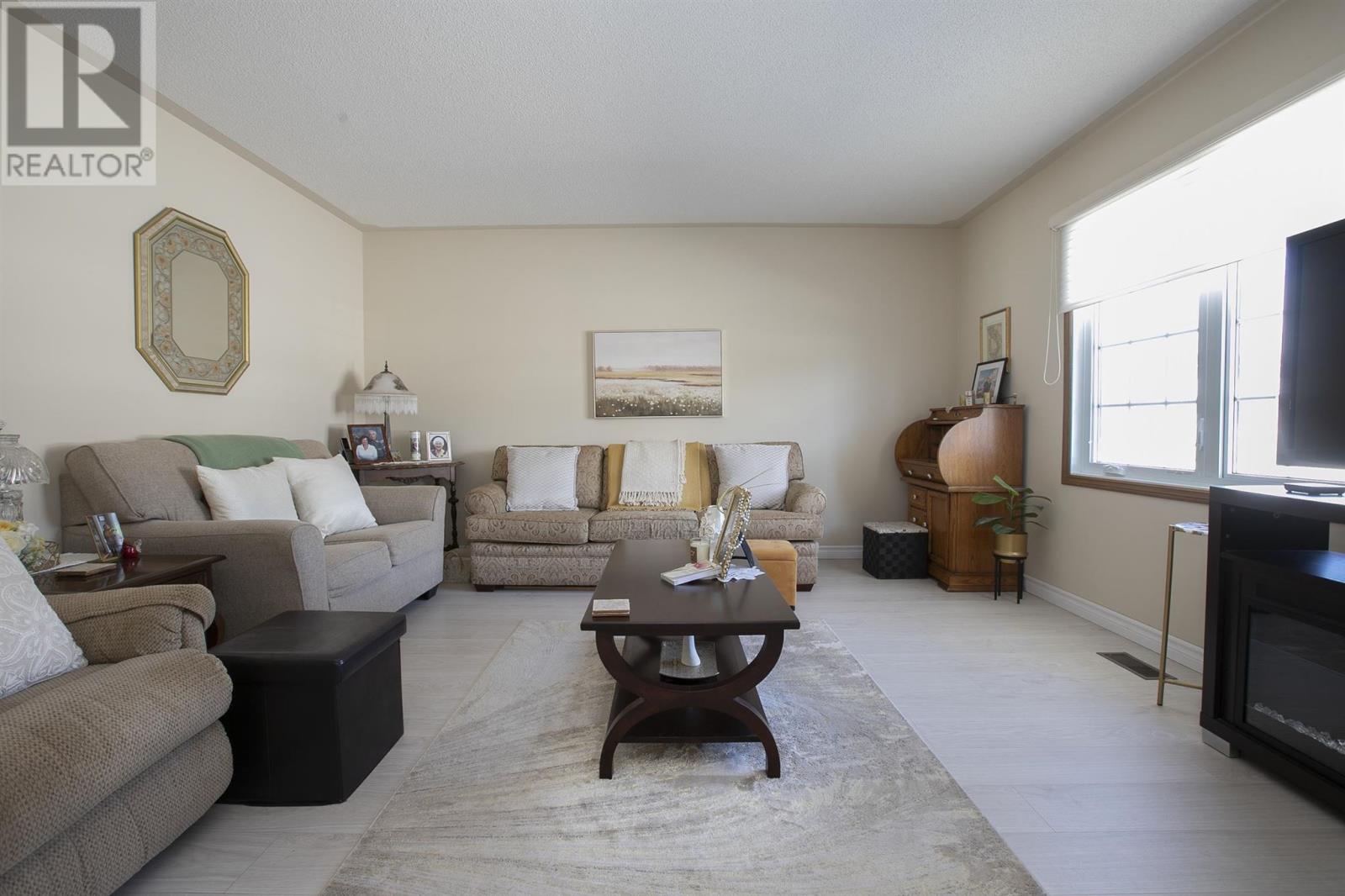 1015 Lake ST, Sault Ste. Marie, Ontario, P6B6B5 — Photo 6