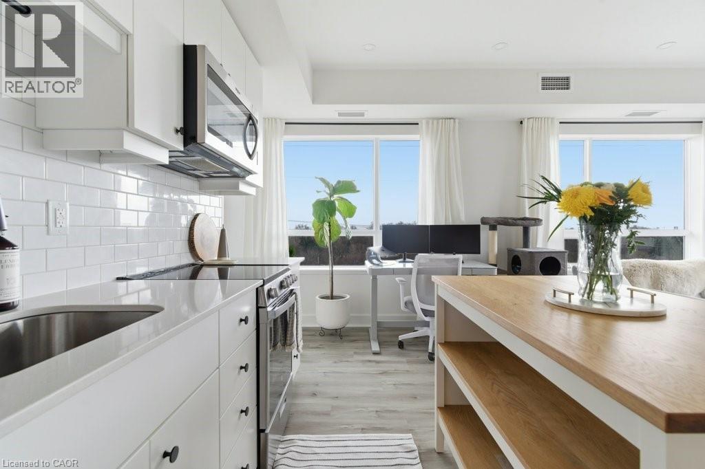 247 NORTHFIELD Drive E Unit# 601, Waterloo, Ontario, N2K0H1 — Photo 5