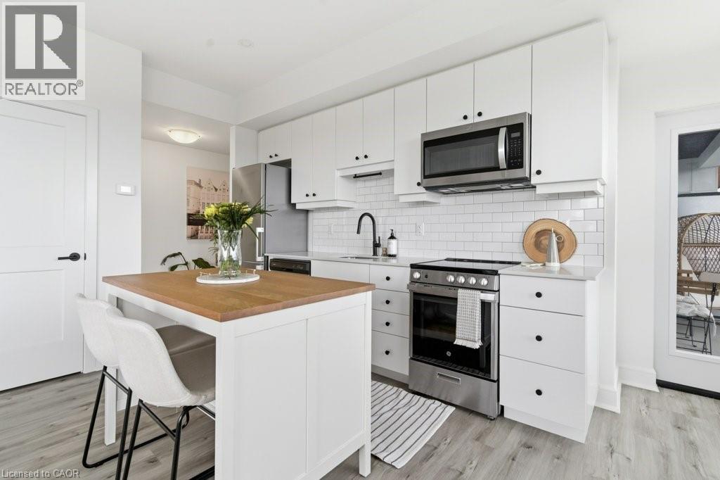 247 NORTHFIELD Drive E Unit# 601, Waterloo, Ontario, N2K0H1 — Photo 7