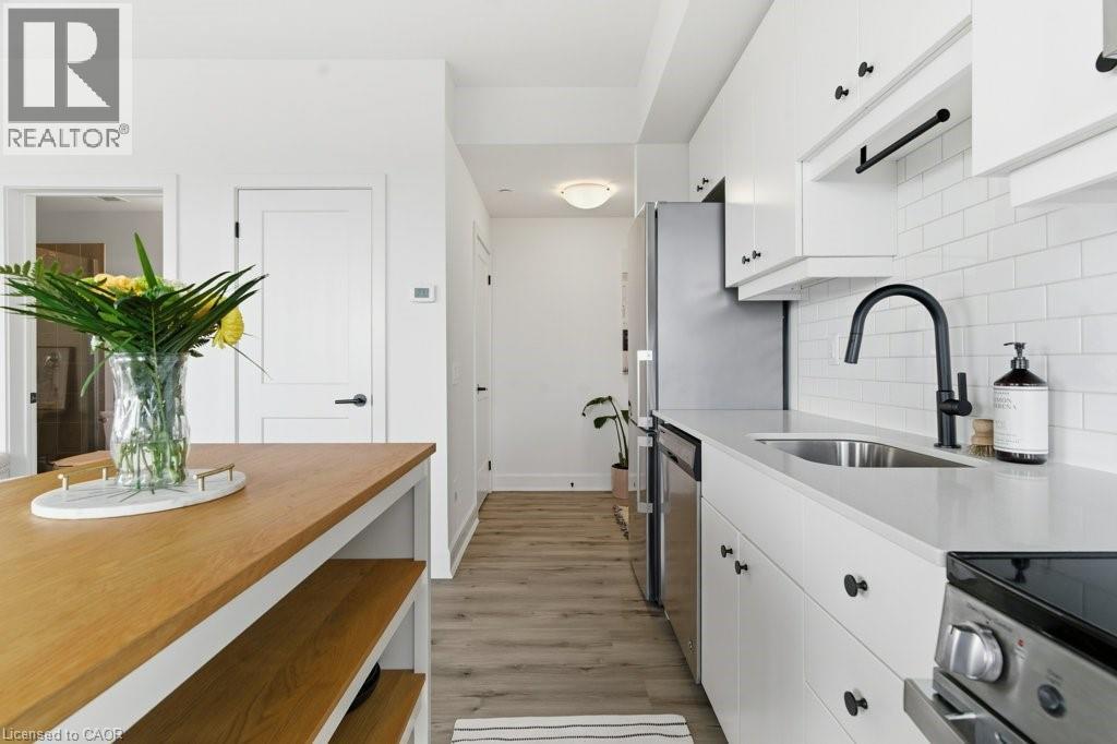 247 NORTHFIELD Drive E Unit# 601, Waterloo, Ontario, N2K0H1 — Photo 8