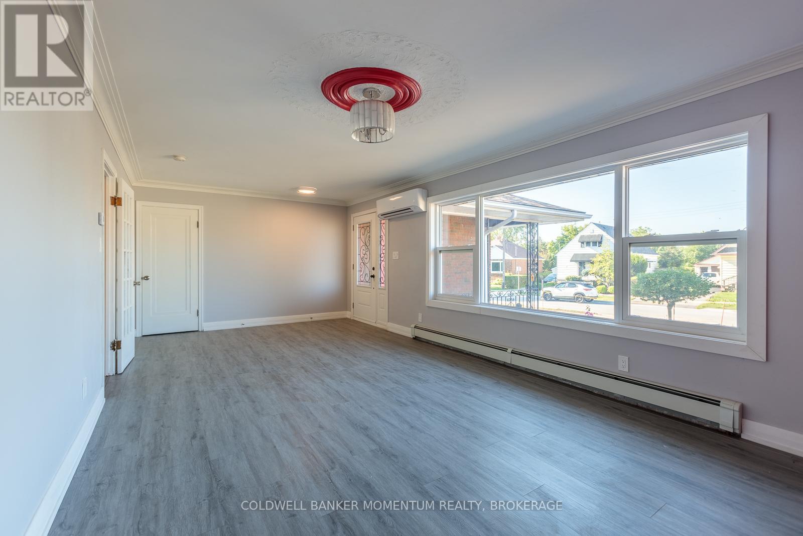 2 FOLEY CRESCENT, Thorold (Thorold Downtown), Ontario, L2V2K8 — Photo 8