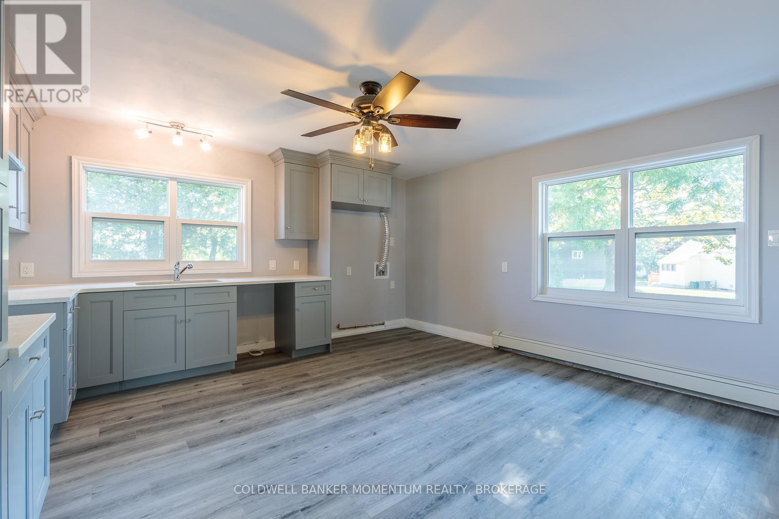 2 FOLEY CRESCENT, Thorold (Thorold Downtown), Ontario, L2V2K8 — Photo 9