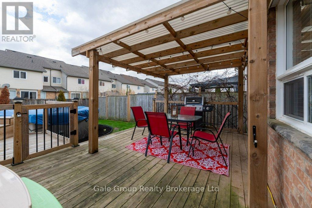 34 MOUNTAIN LAUREL CRESCENT, Kitchener, Ontario, N2E3W9 — Photo 37