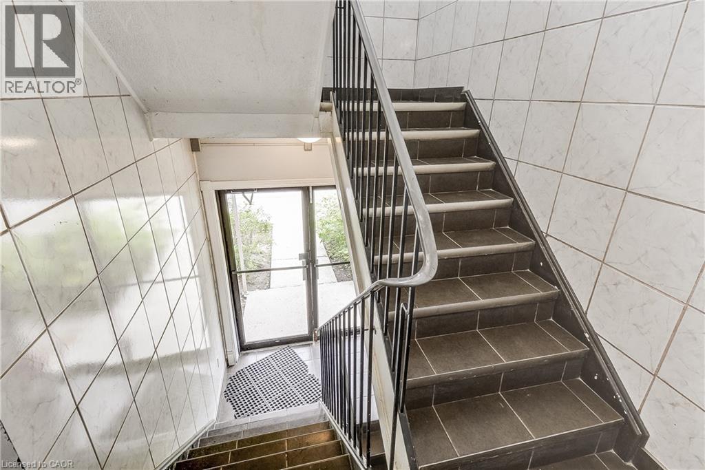 119 CEDAR Street S Unit# 8, Kitchener, Ontario, N2G3L6 — Photo 4