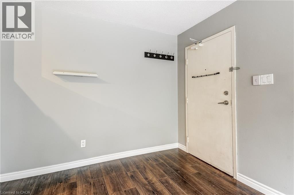 119 CEDAR Street S Unit# 8, Kitchener, Ontario, N2G3L6 — Photo 6