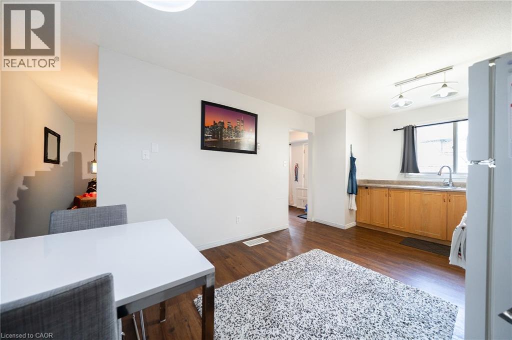 391 PIONEER Drive Unit# 4, Kitchener, Ontario, N2P1L8 — Photo 13