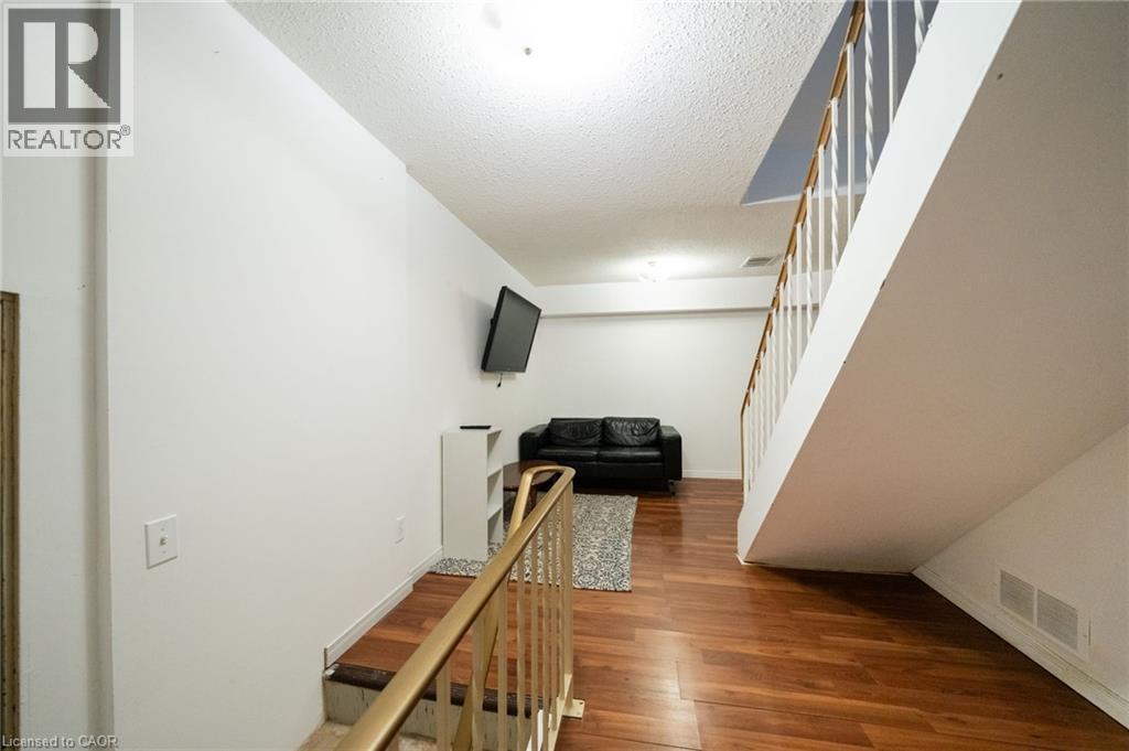 391 PIONEER Drive Unit# 4, Kitchener, Ontario, N2P1L8 — Photo 15