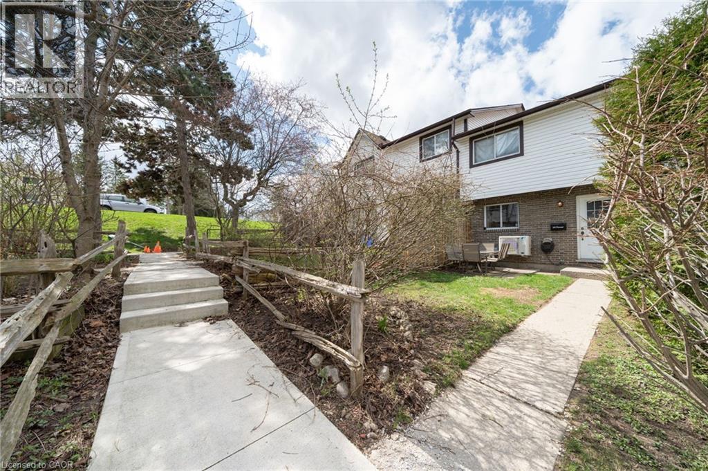 391 PIONEER Drive Unit# 4, Kitchener, Ontario, N2P1L8 — Photo 2