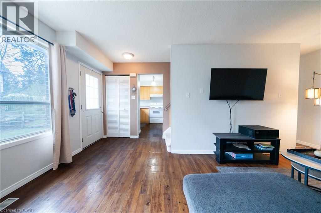 391 PIONEER Drive Unit# 4, Kitchener, Ontario, N2P1L8 — Photo 9