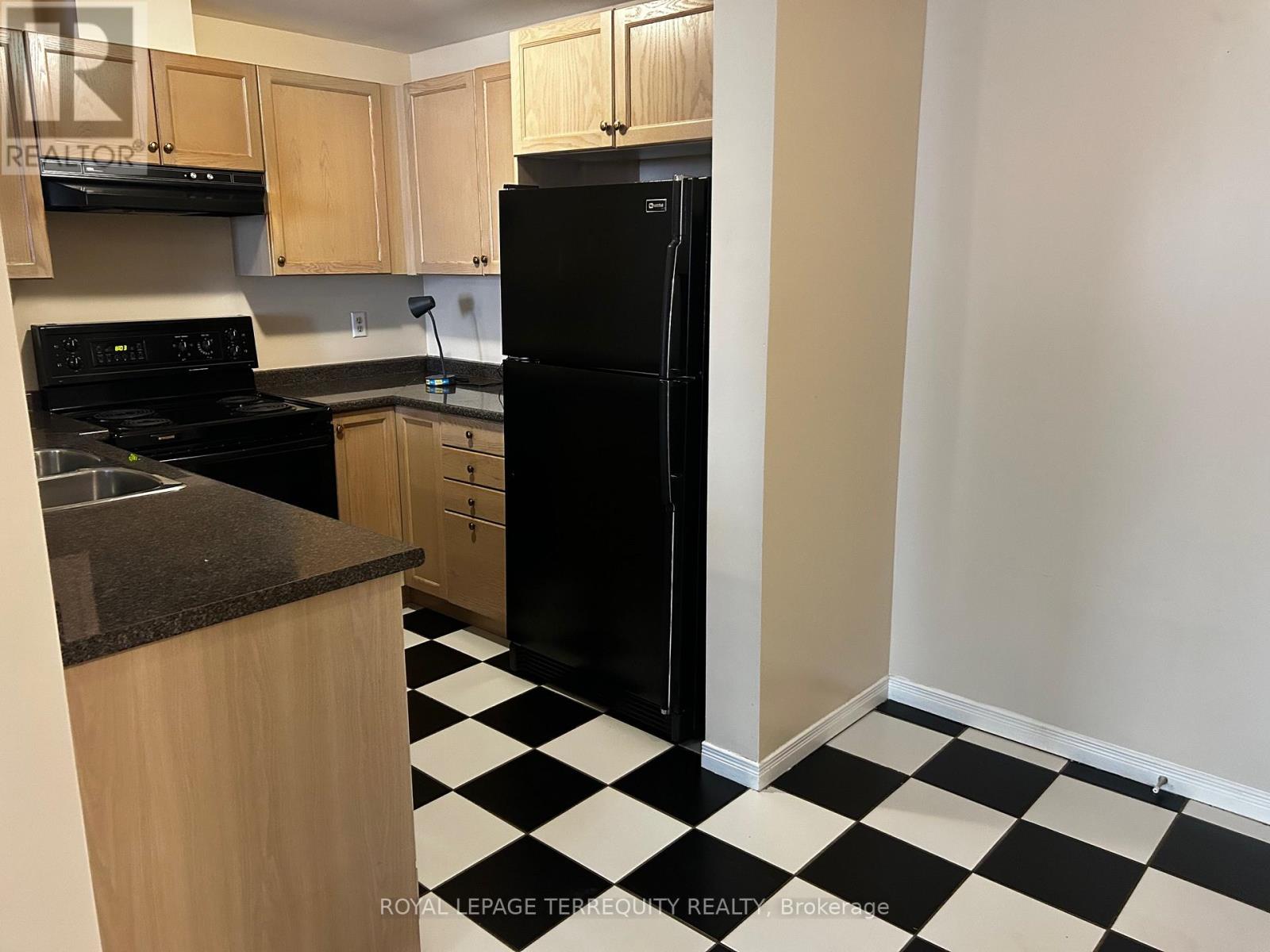 B19 - 108 FINCH AVENUE W, Toronto (Newtonbrook West), Ontario, M2N6W6 — Photo 4