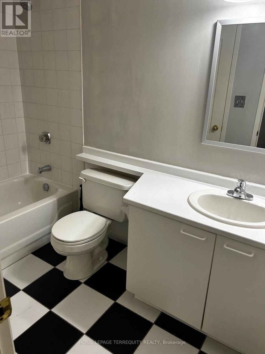 B19 - 108 FINCH AVENUE W, Toronto (Newtonbrook West), Ontario, M2N6W6 — Photo 7