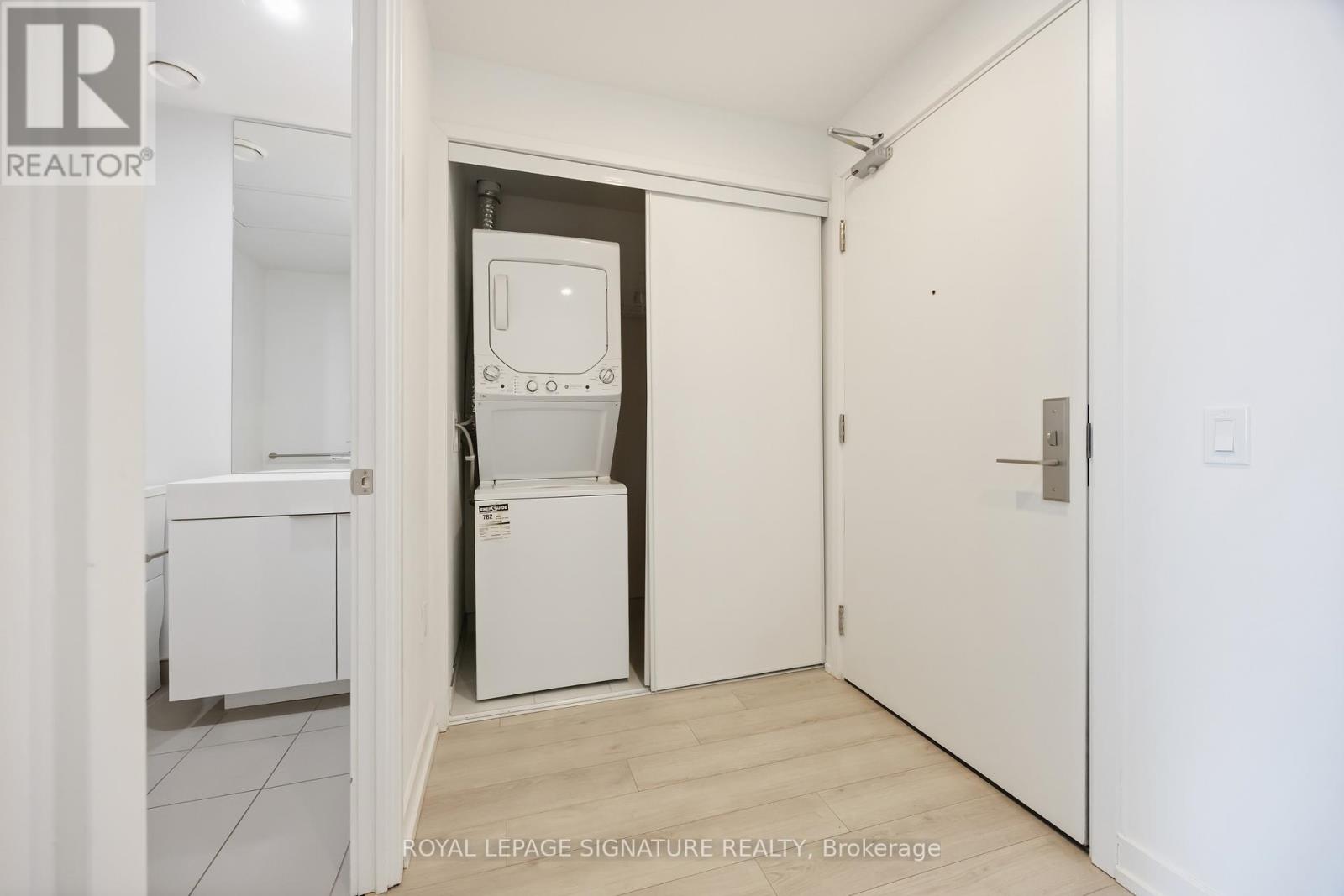 2404 - 33 HELENDALE AVENUE, Toronto (Yonge-Eglinton), Ontario, M4R0A4 — Photo 21