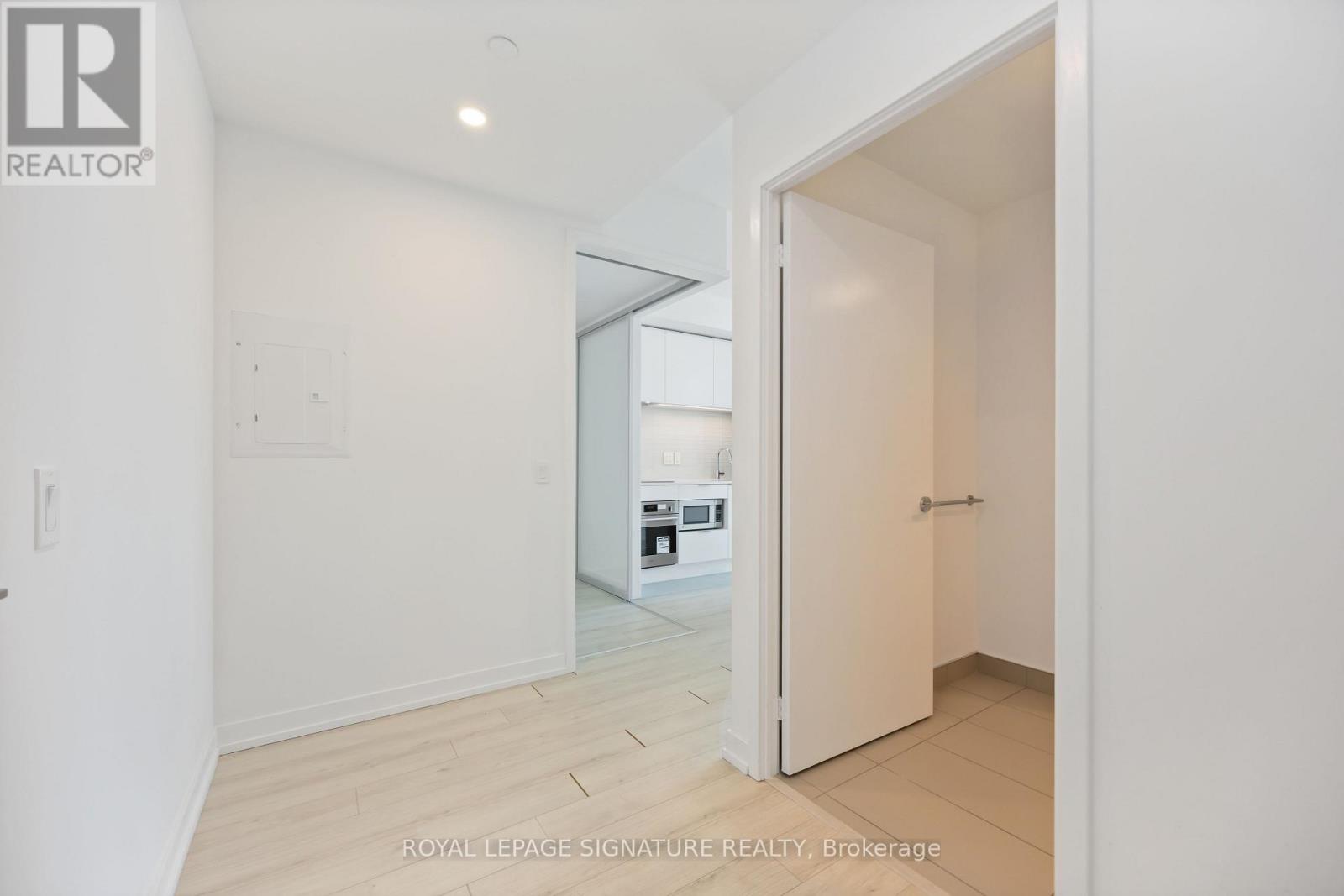 2404 - 33 HELENDALE AVENUE, Toronto (Yonge-Eglinton), Ontario, M4R0A4 — Photo 5