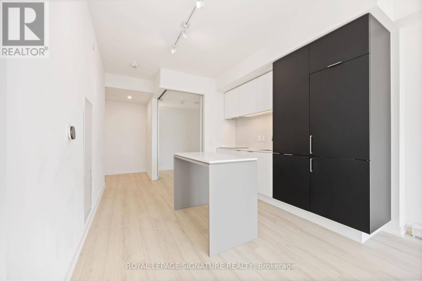 2404 - 33 HELENDALE AVENUE, Toronto (Yonge-Eglinton), Ontario, M4R0A4 — Photo 8